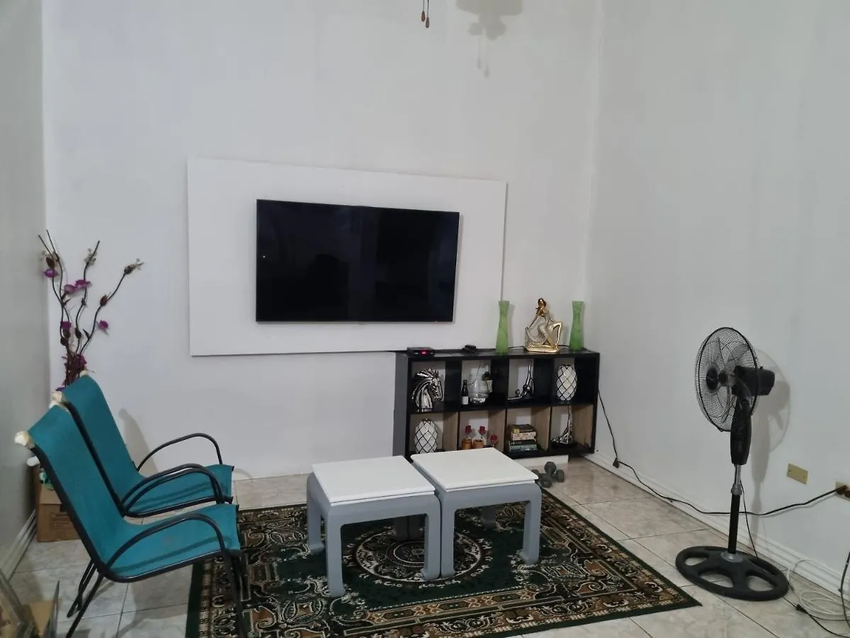 Csompo Empire Apartments & Rooms St Mary 0*,